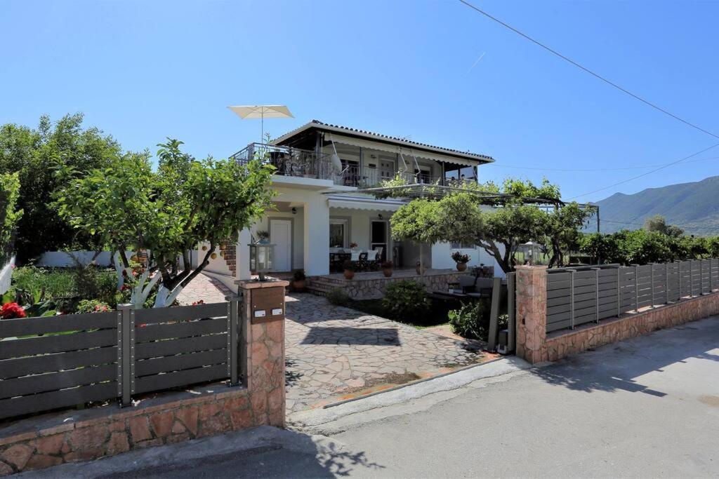 Ferienwohnung "Elegant & Quiet House" Igoumenitsa Exterior foto